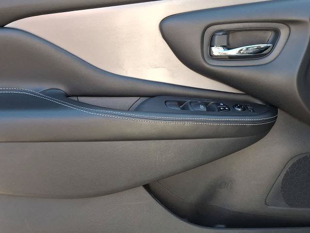 Used 2024 Nissan Murano SV AWD/4WD image 16