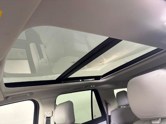 Certified 2025 Ford Expedition Platinum AWD/4WD image 11
