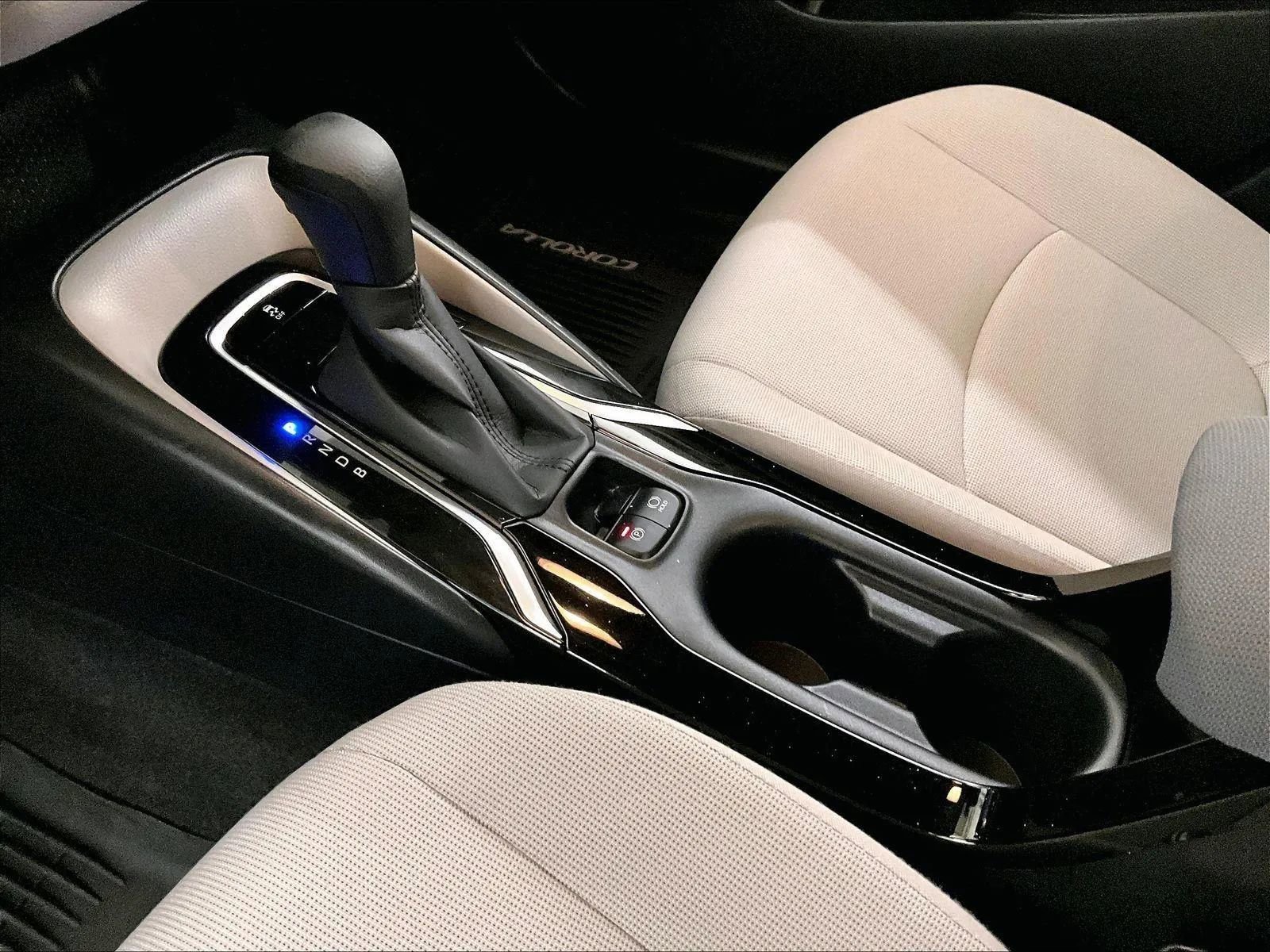 Used 2021 Toyota Corolla LE image 16