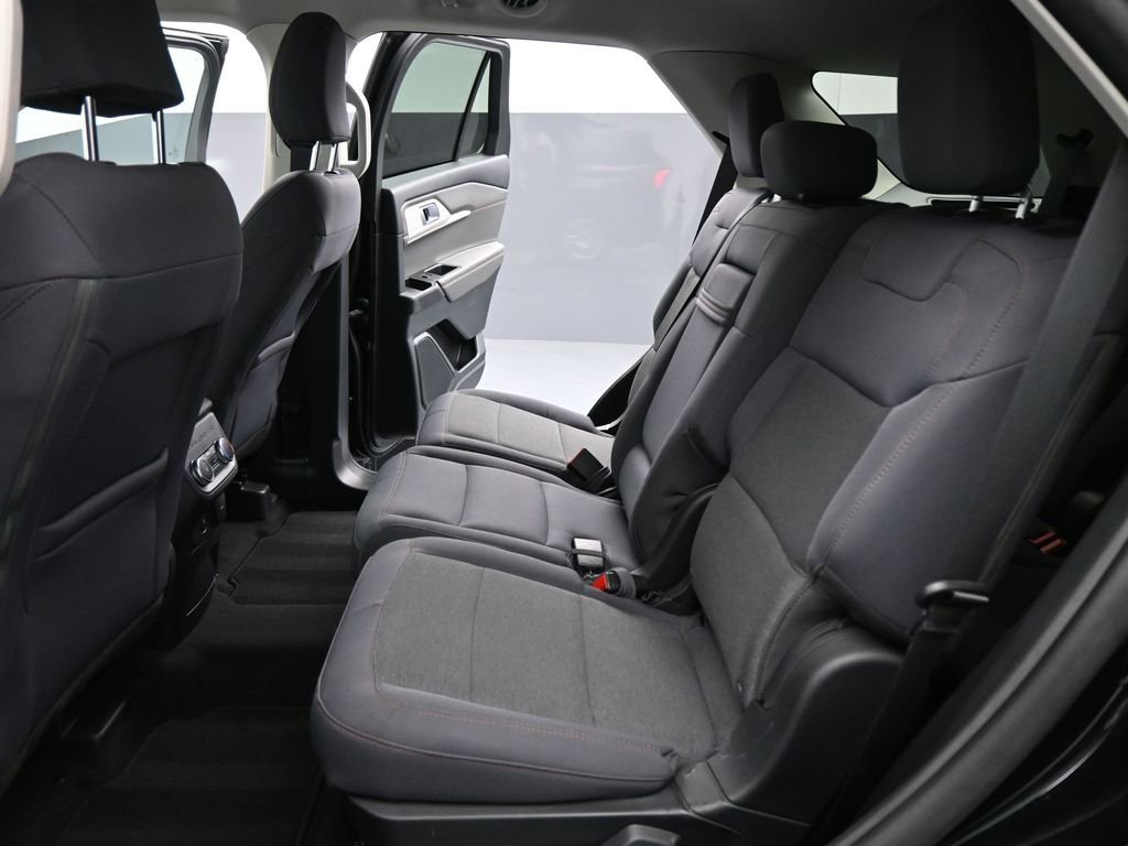Certified 2025 Ford Explorer Active image 18