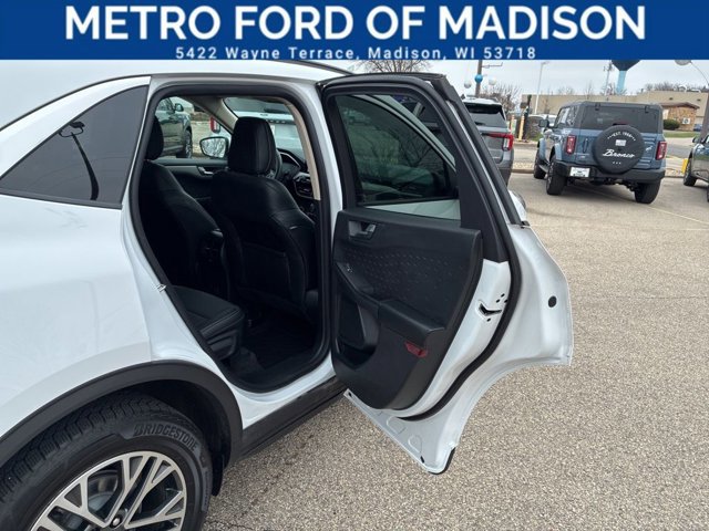 Certified 2020 Ford Escape SEL image 40