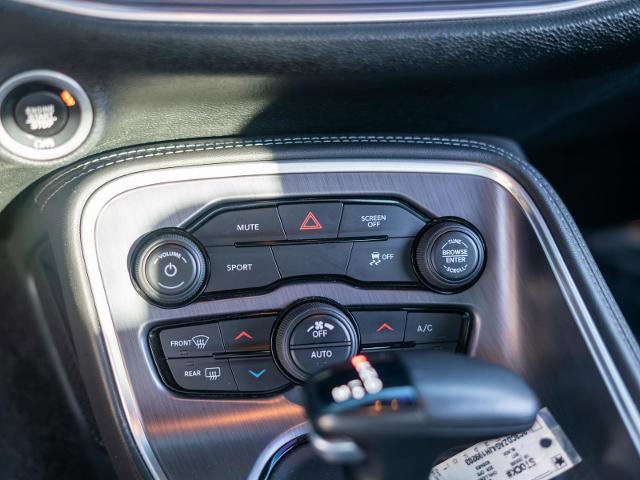 Used 2018 Dodge Challenger SXT image 29