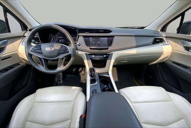 Used 2018 Cadillac XT5 Luxury w/ Driver Awareness Package AWD/4WD image 16