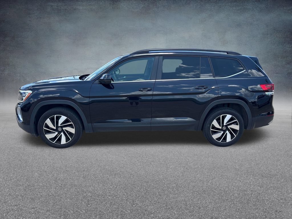 Used 2024 Volkswagen Atlas SE AWD/4WD image 2