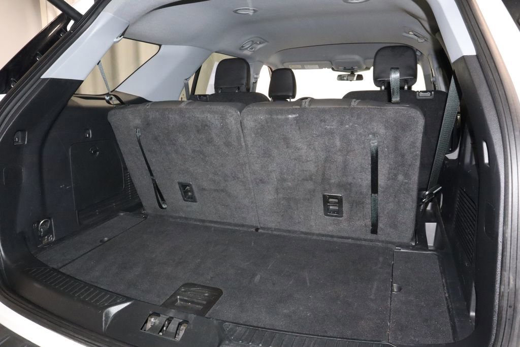 Certified 2022 Ford Explorer XLT w/ Equipment Group 202A image 16