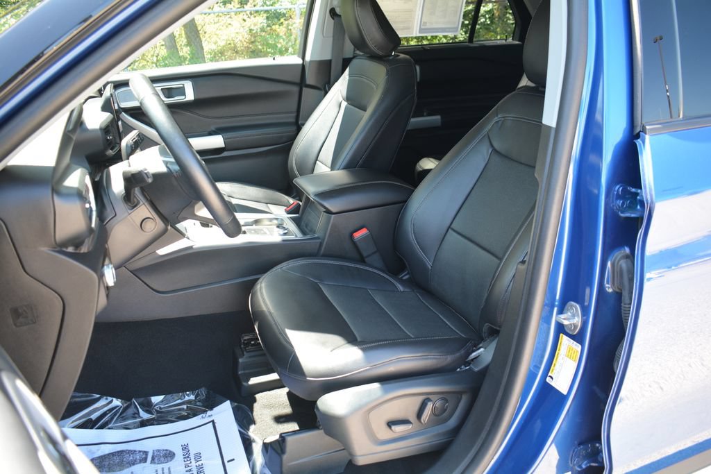 Certified 2023 Ford Explorer Limited w/ Equipment Group 301A AWD/4WD image 9