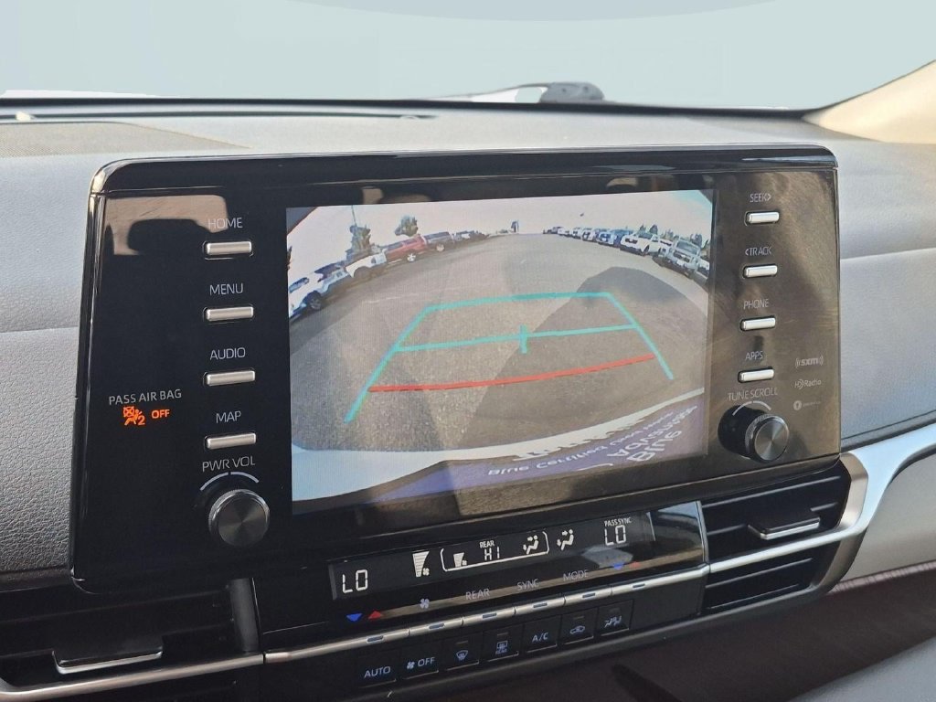 Used 2024 Toyota Sienna LE AWD/4WD image 19