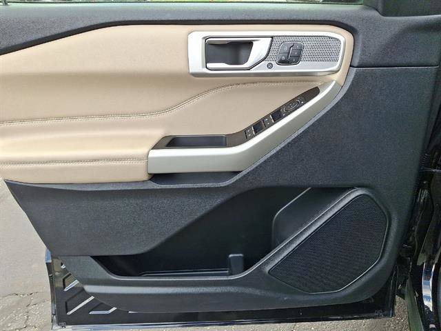 Certified 2022 Ford Explorer Limited w/ Equipment Group 301A AWD/4WD image 10