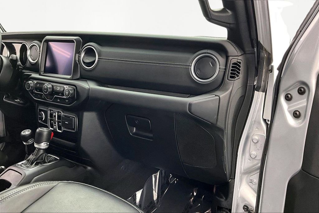 Used 2023 Jeep Wrangler Unlimited Sahara image 17