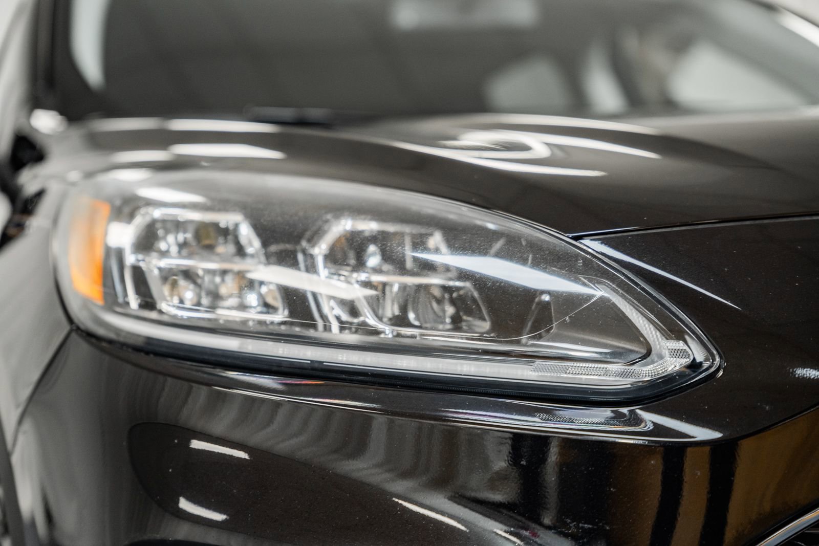 Certified 2022 Ford Escape Titanium image 9