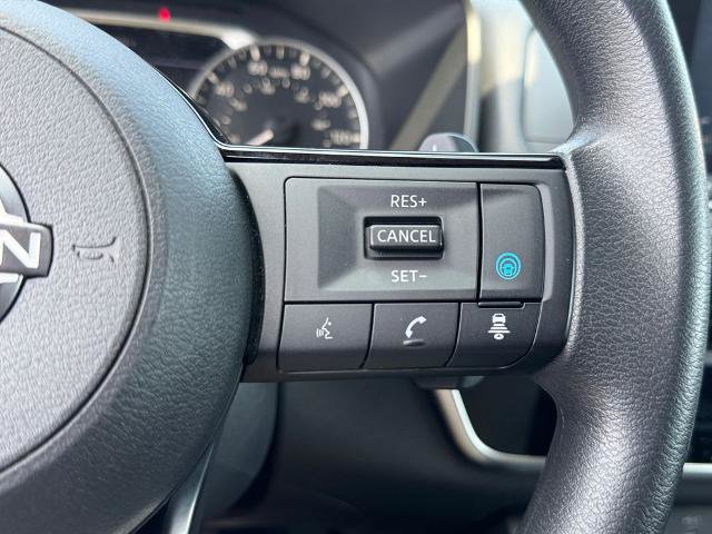 Used 2023 Nissan Rogue SV FWD image 17