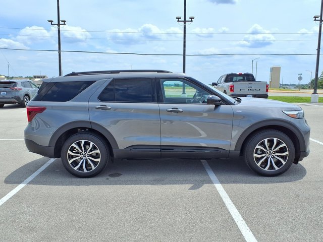 Certified 2023 Ford Explorer ST-Line w/ Class IV Trailer Tow Package AWD/4WD image 6