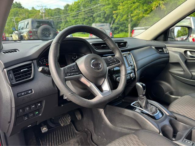 Used 2019 Nissan Rogue SV AWD/4WD image 16