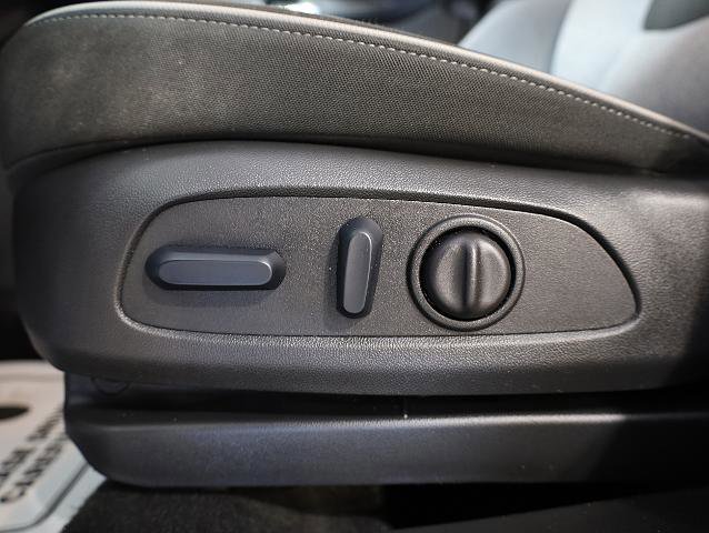 Used 2024 Chevrolet TrailBlazer LT w/ Convenience Package image 19