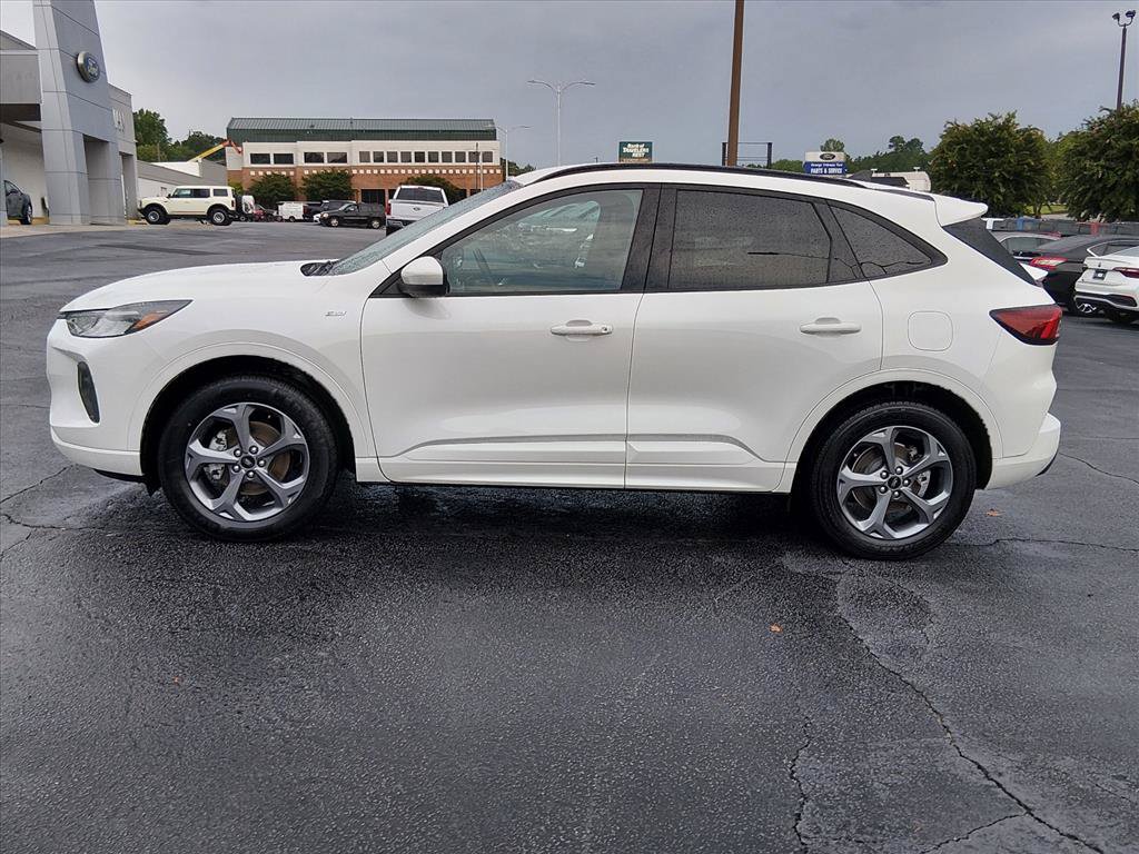 Certified 2024 Ford Escape ST-Line Select AWD/4WD image 7