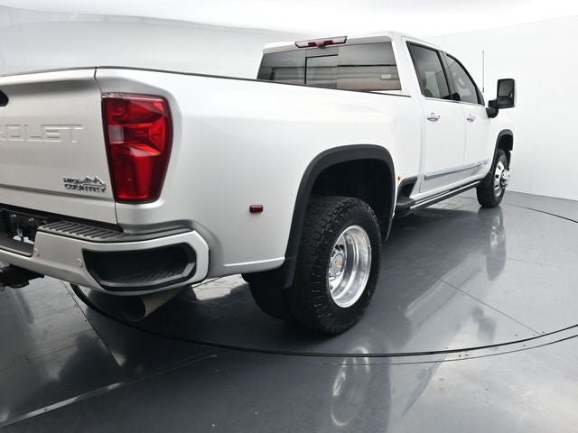 Used 2025 Chevrolet Silverado 3500 High Country w/ High Country Premium Package AWD/4WD image 9