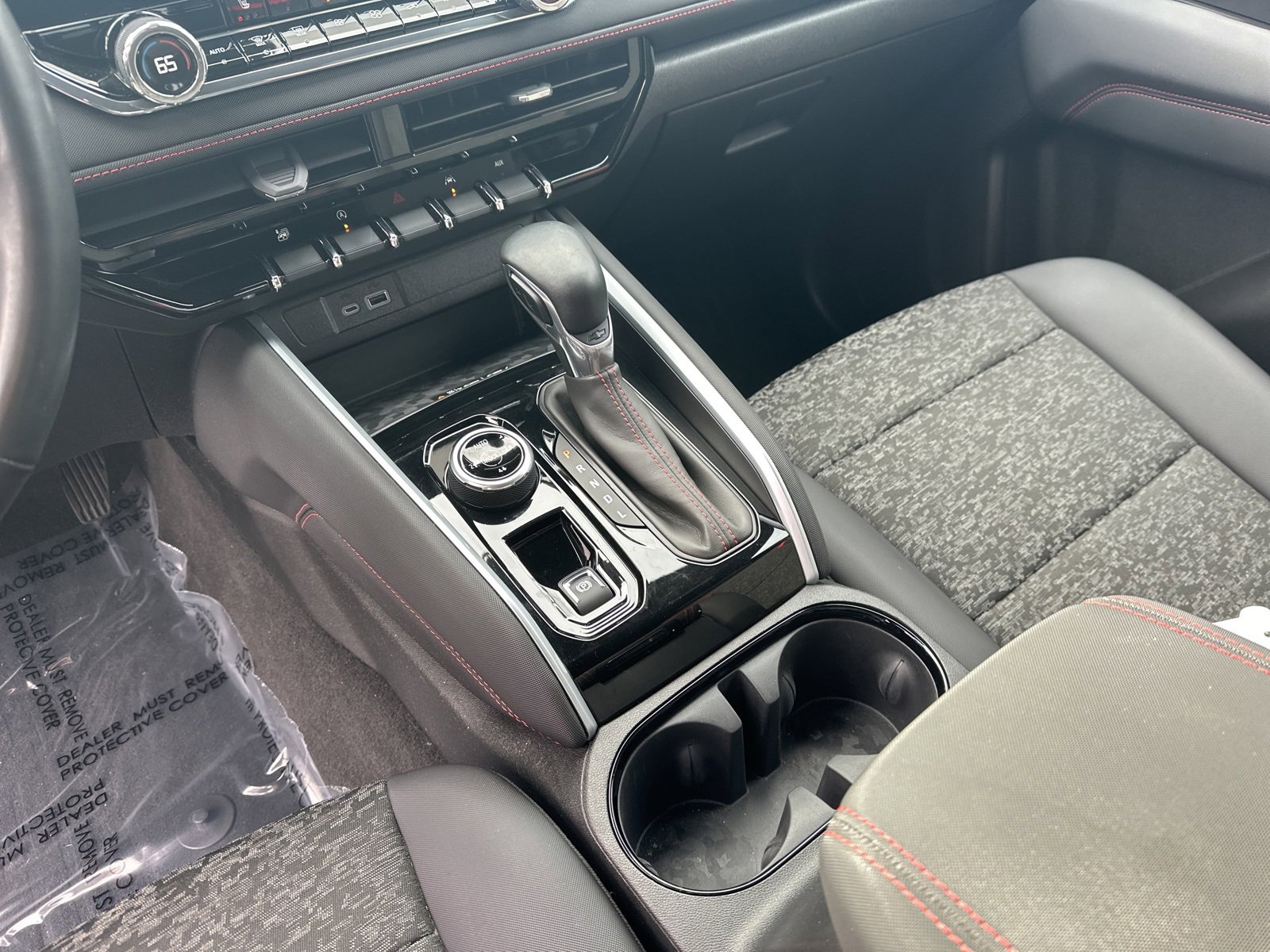 Used 2024 Chevrolet Colorado Z71 w/ Z71 Convenience Package 2 image 19