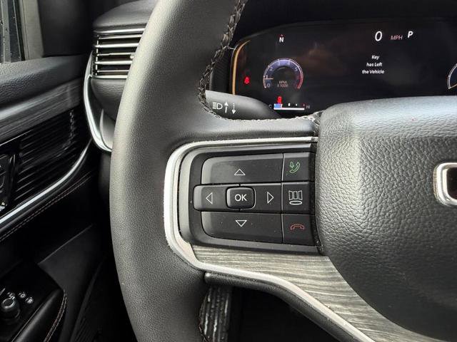 Used 2024 Jeep Wagoneer L Series II w/ Flexible Seating Group AWD/4WD image 15