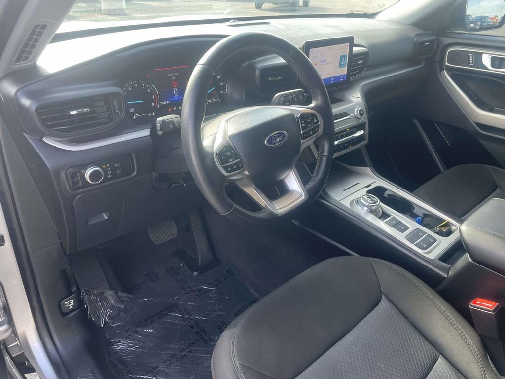 Certified 2023 Ford Explorer XLT image 8