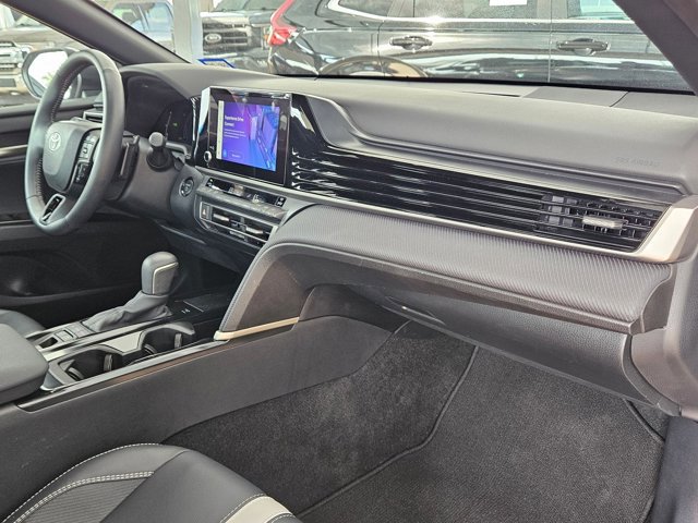 Used 2025 Toyota Camry SE image 22
