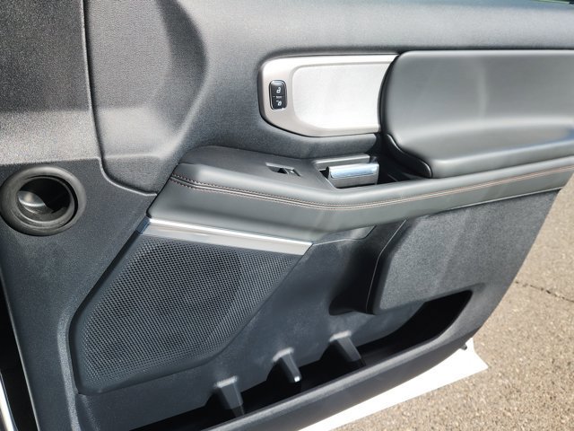 Certified 2025 Ford Expedition Active AWD/4WD image 19