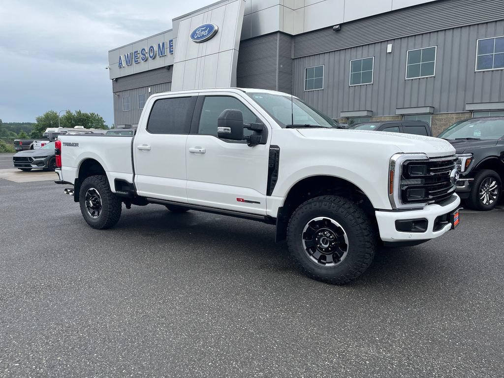 Certified 2025 Ford F350 Platinum w/ Tremor Off-Road Package AWD/4WD image 9