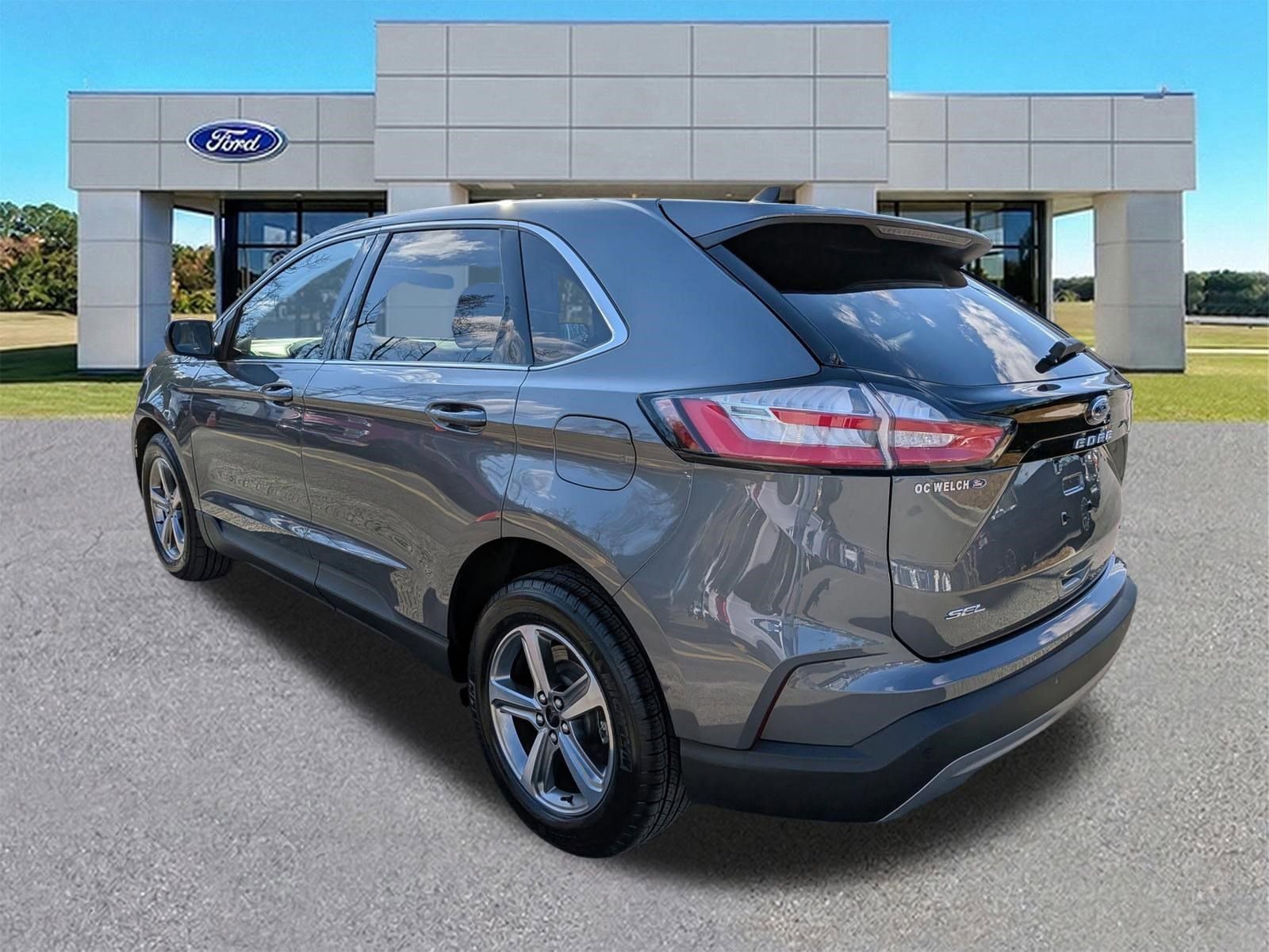 Certified 2023 Ford Edge SEL w/ Convenience Package image 3