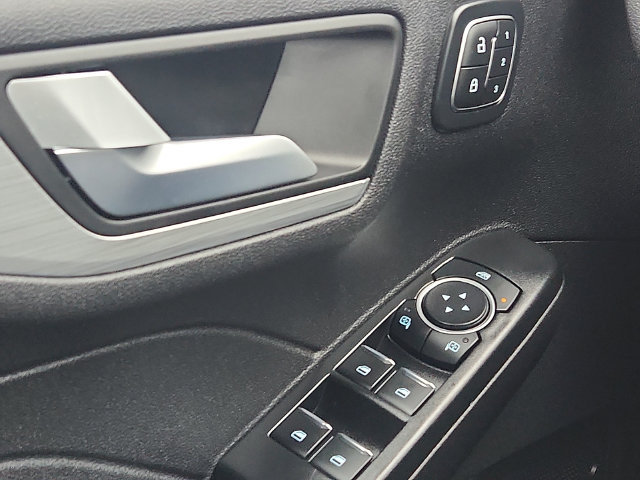 Certified 2025 Ford Escape Platinum AWD/4WD image 11