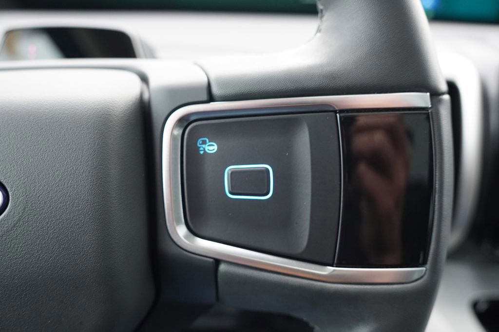 Certified 2025 Ford Expedition Active image 36