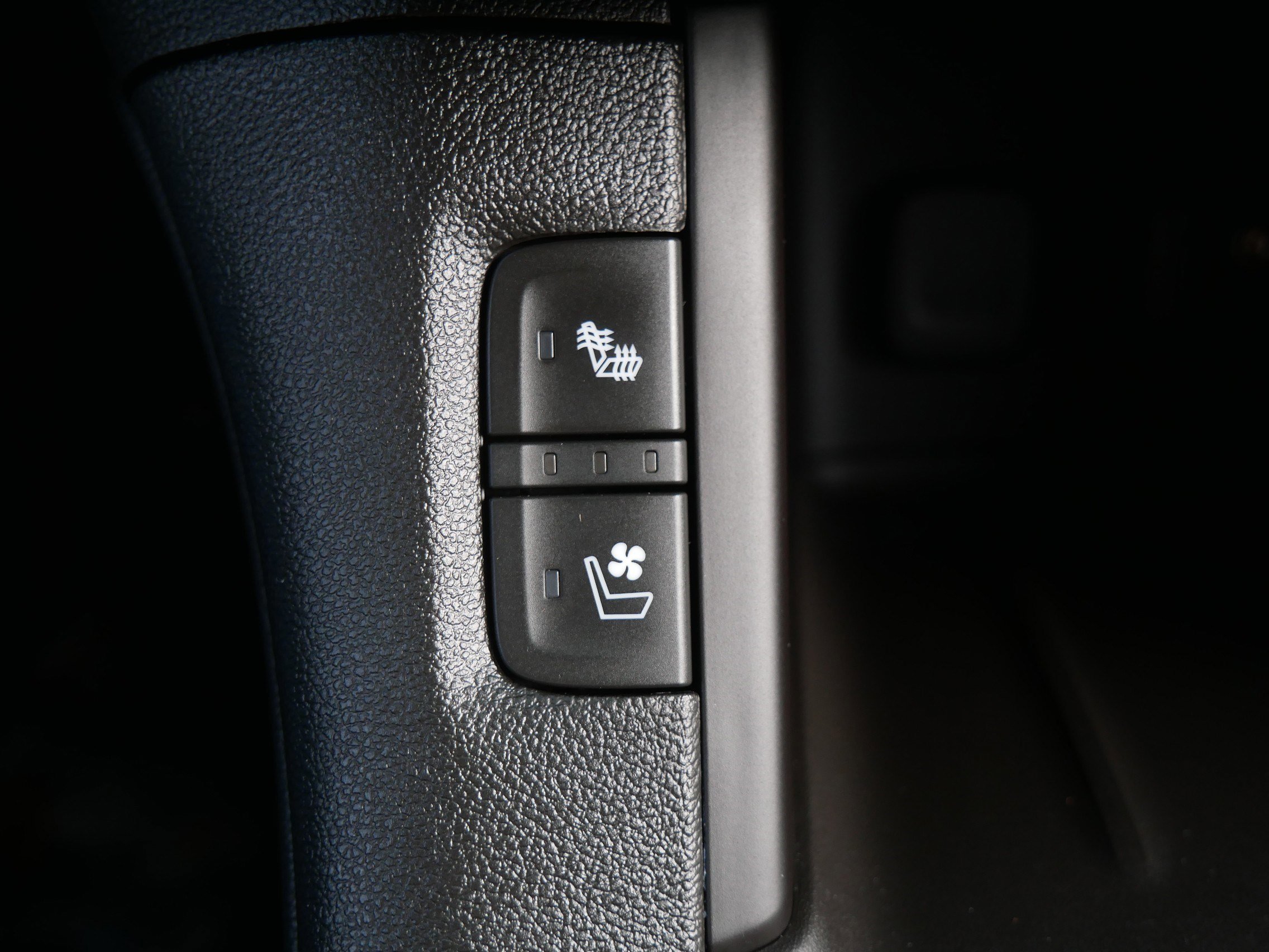 Used 2018 GMC Acadia Denali image 31