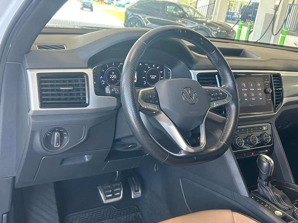 Used 2022 Volkswagen Atlas Cross Sport SEL Premium R-Line image 36