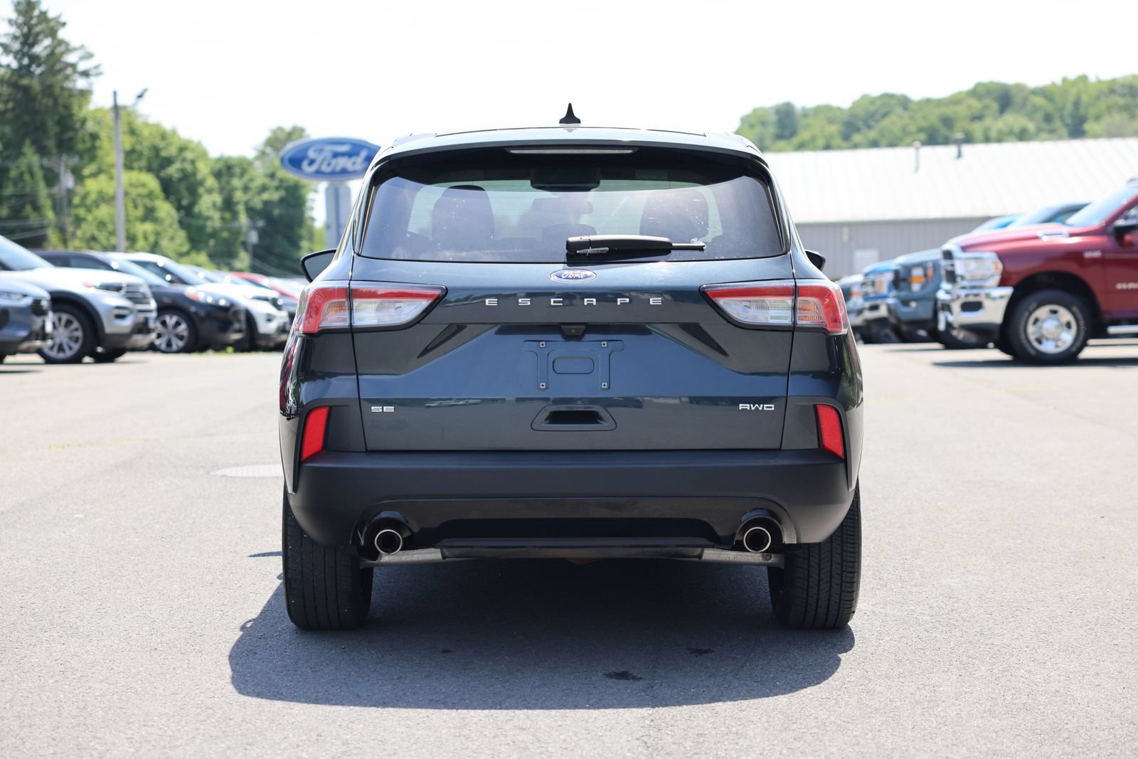 Certified 2022 Ford Escape SE w/ SE Sport Appearance Package AWD/4WD image 4