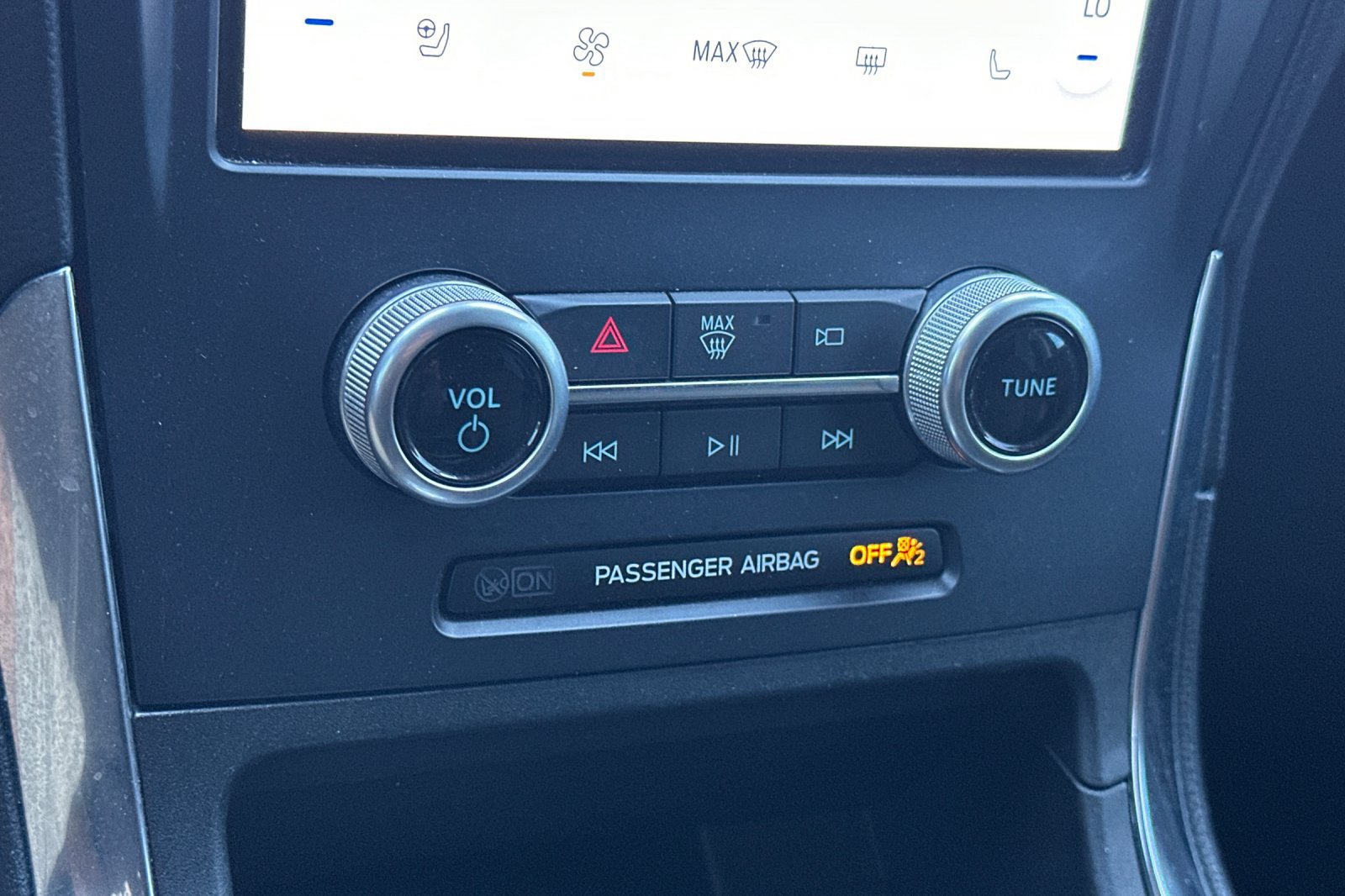 Certified 2022 Ford Edge Titanium AWD/4WD image 19