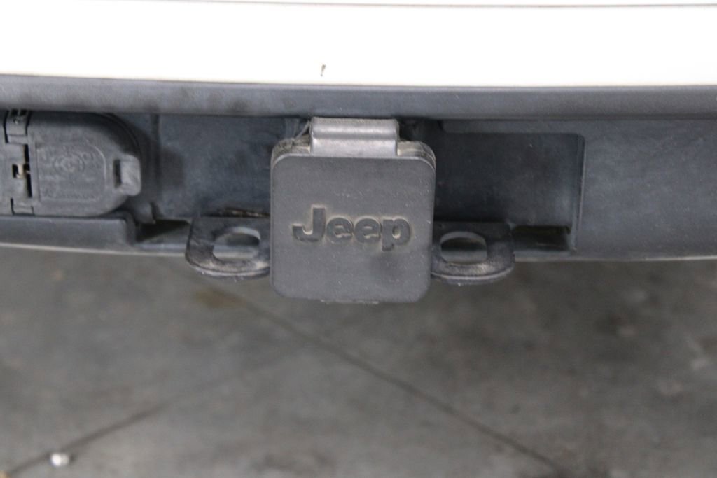 Used 2020 Jeep Grand Cherokee Altitude image 15