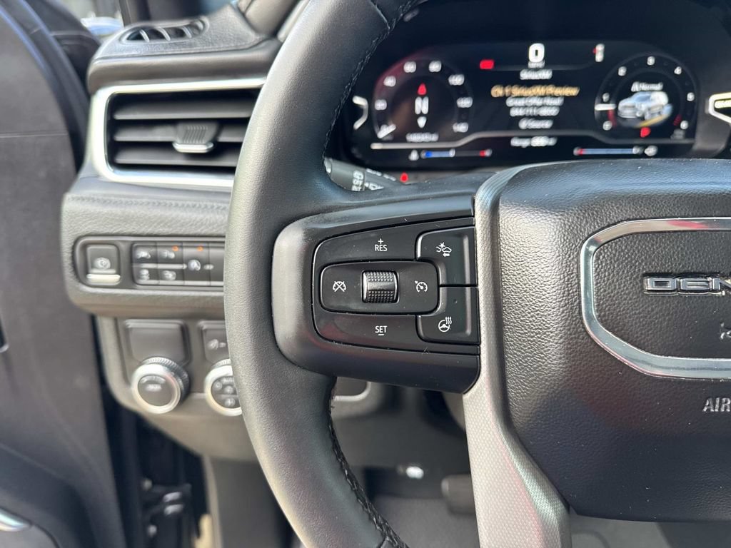 Used 2023 GMC Yukon XL Denali RWD image 25
