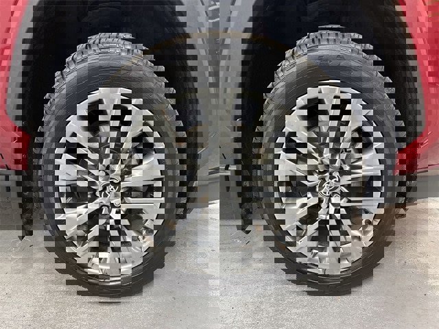 Used 2023 Toyota RAV4 XLE Premium image 2