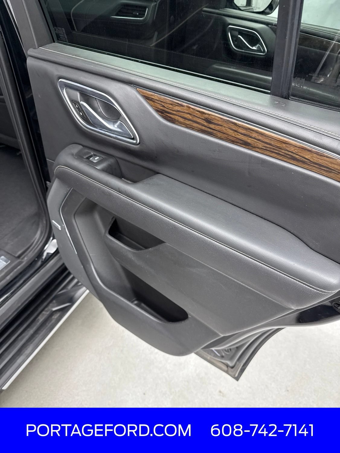 Used 2023 Chevrolet Tahoe Premier AWD/4WD image 35