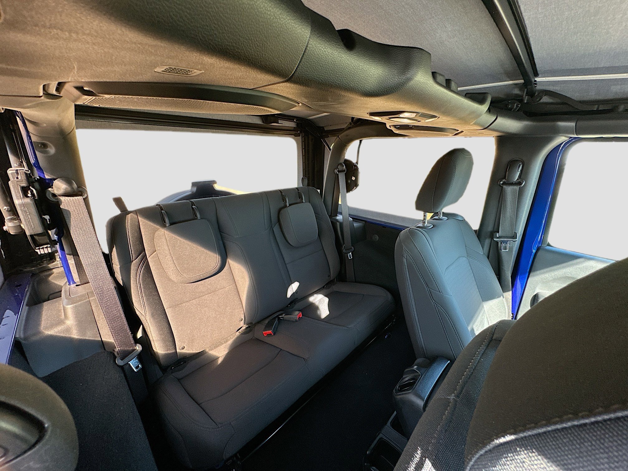 Used 2019 Jeep Wrangler Sport S image 24