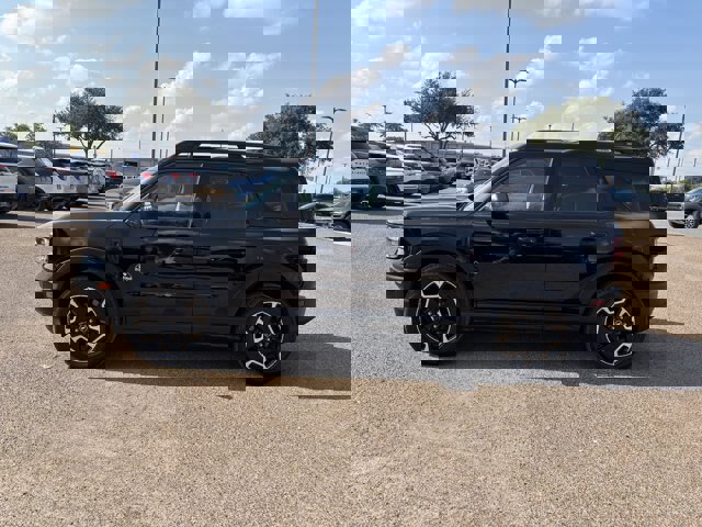 Certified 2023 Ford Bronco Sport Outer Banks w/ Tech Package image 2