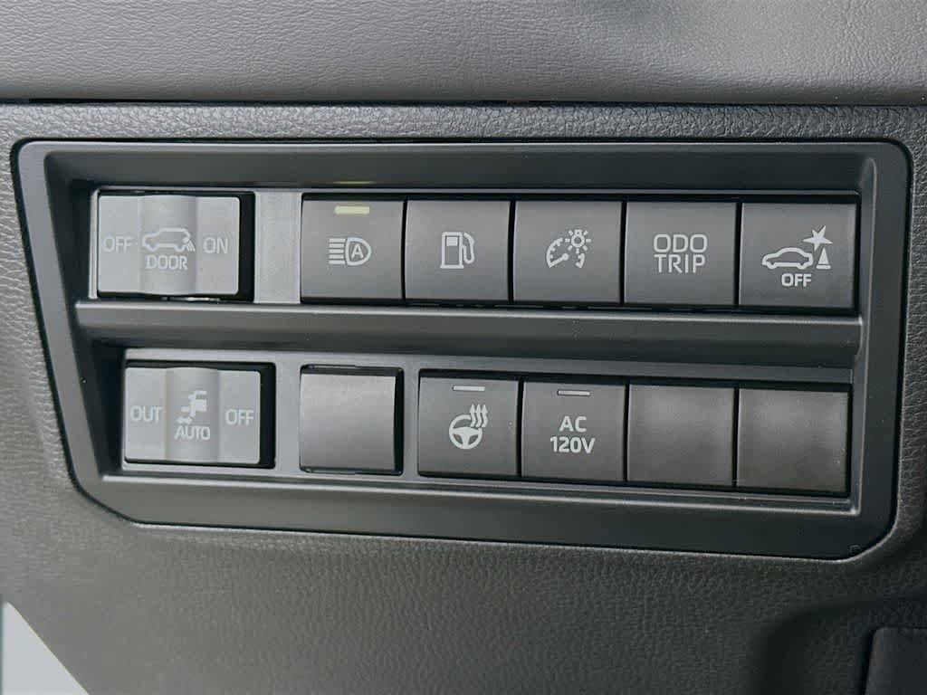 Used 2023 Toyota Sequoia Platinum AWD/4WD image 27