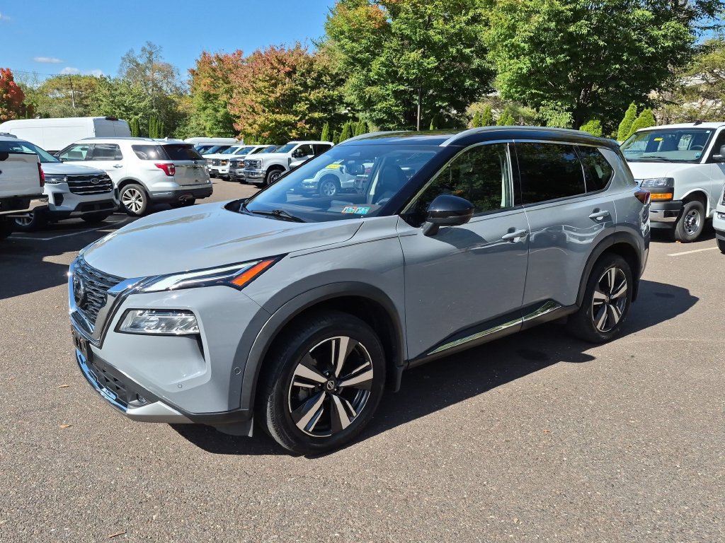 Used 2021 Nissan Rogue Platinum AWD/4WD image 2