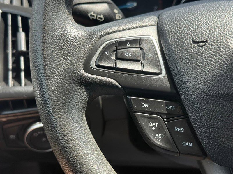 Certified 2018 Ford Focus SE FWD image 17
