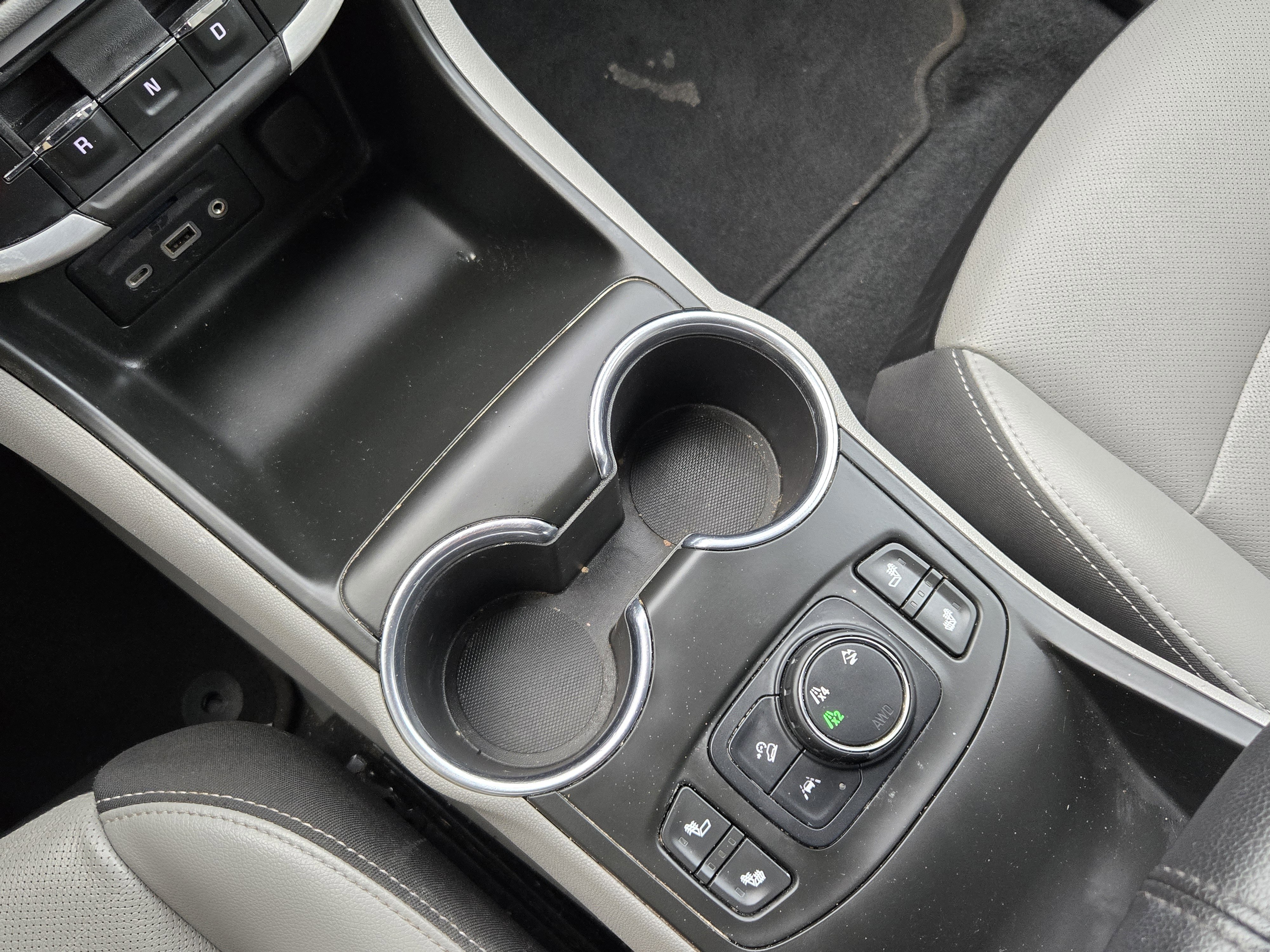 Used 2022 GMC Terrain SLT image 15