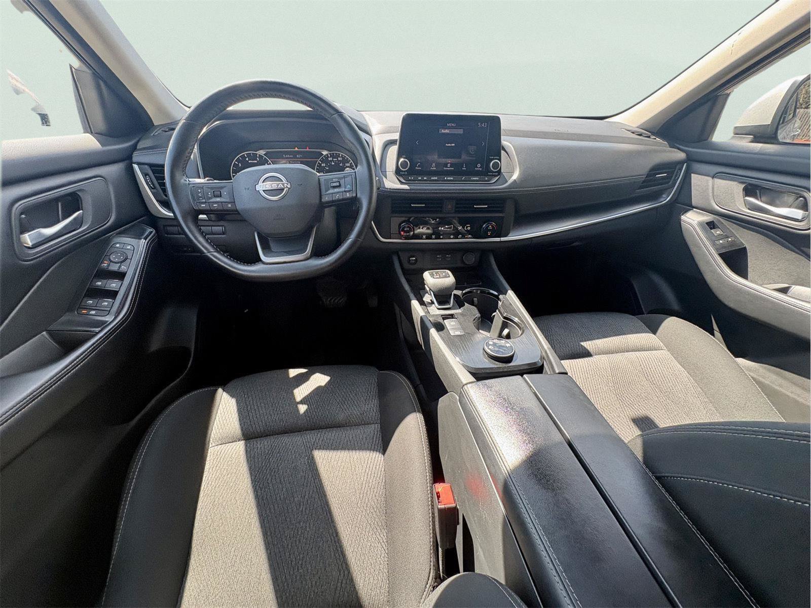 Used 2025 Nissan Rogue SV AWD/4WD image 14