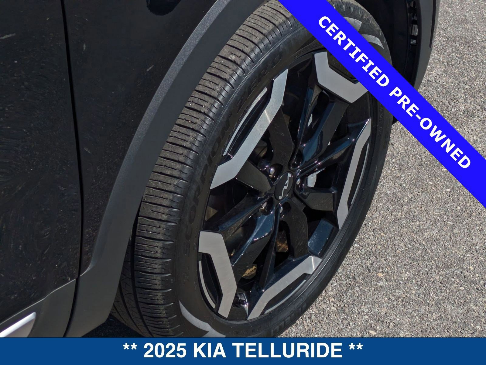 Used 2025 Kia Telluride EX image 13