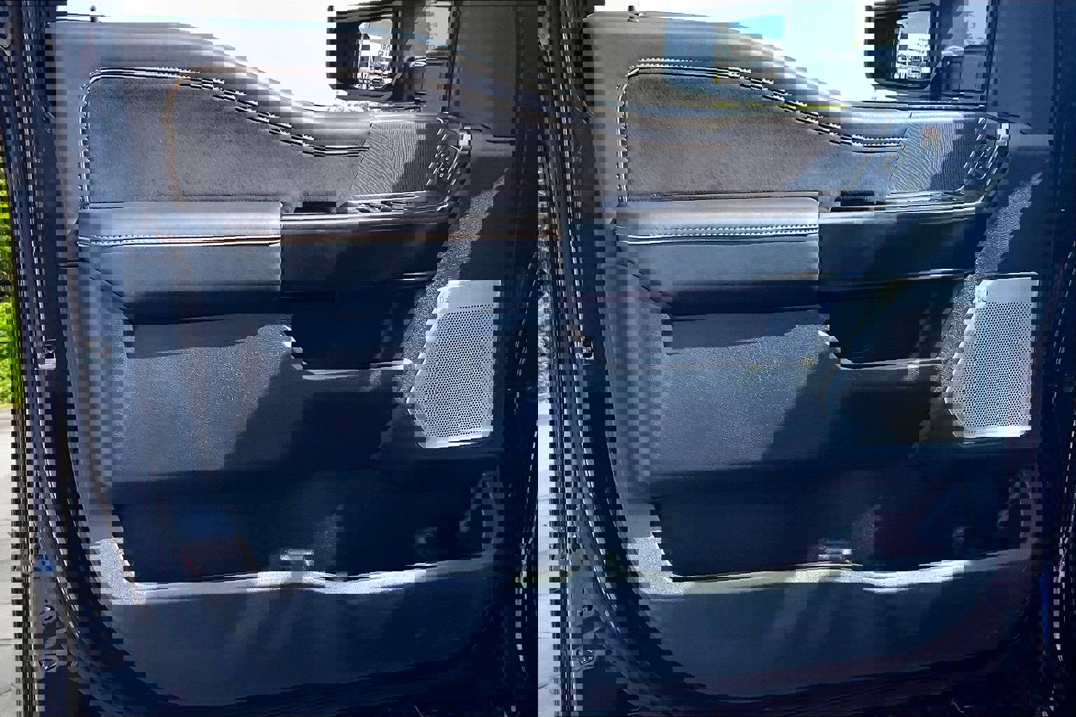 Certified 2023 Ford F250 Platinum w/ FX4 Off-Road Package image 24