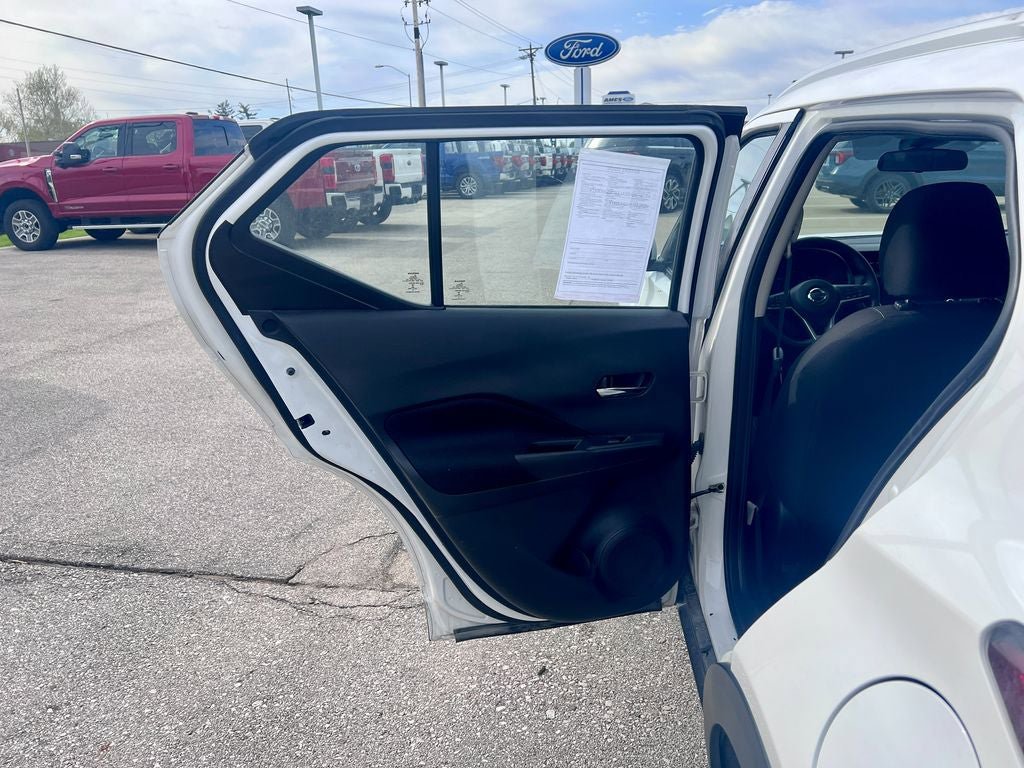 Used 2021 Nissan Kicks SV FWD image 13