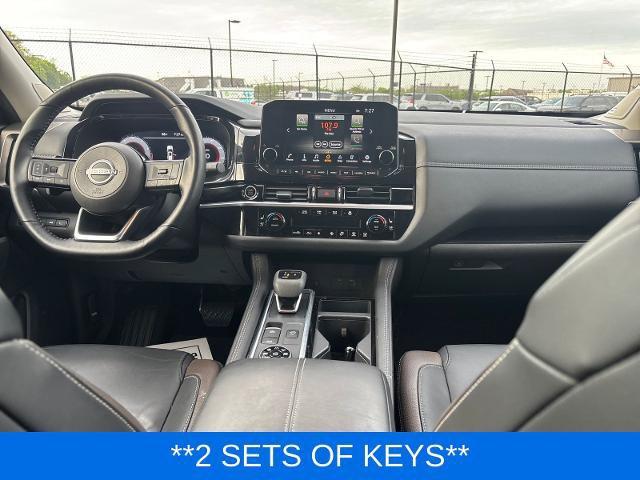 Used 2024 Nissan Pathfinder Platinum AWD/4WD image 11