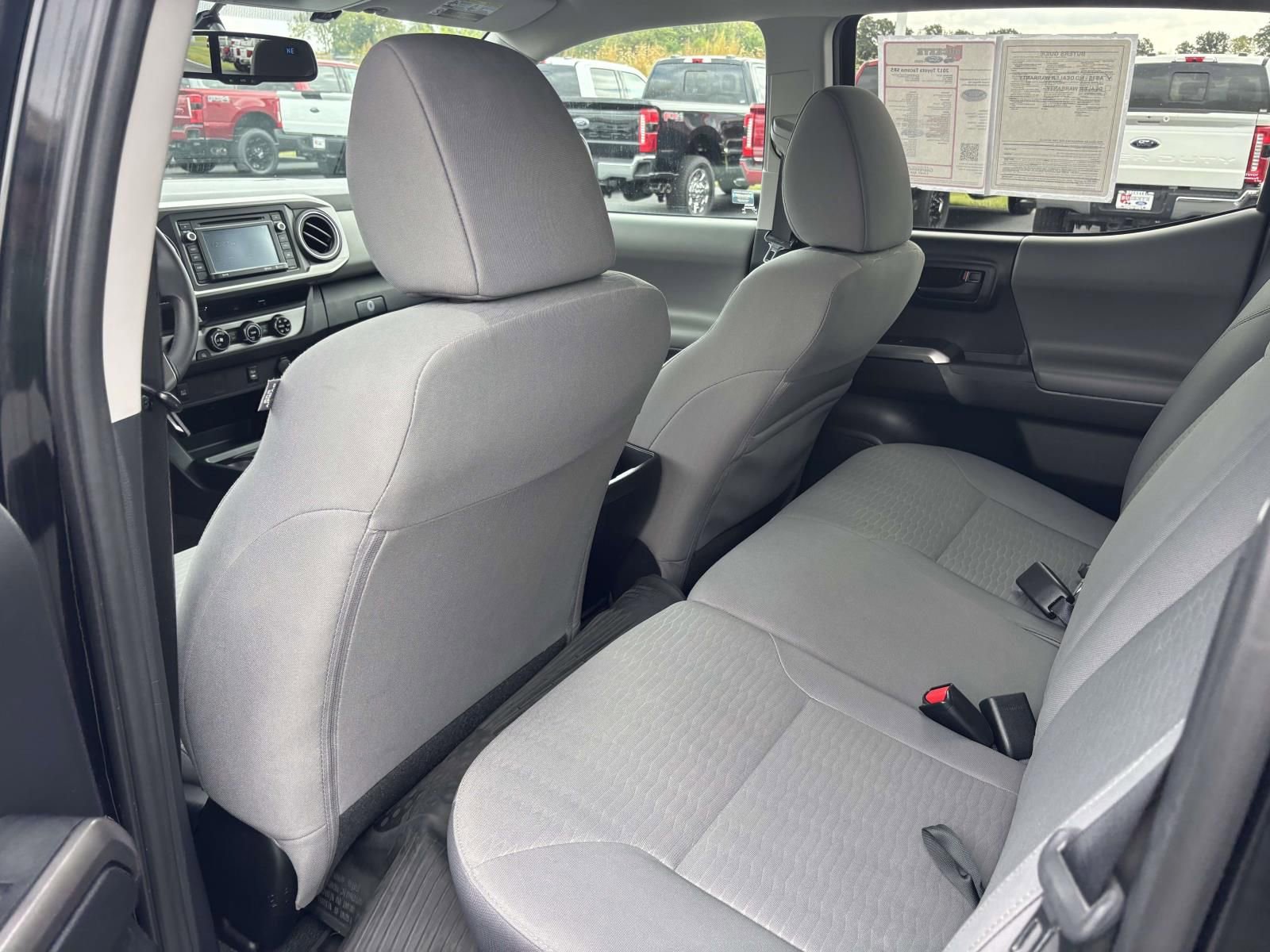 Used 2017 Toyota Tacoma SR5 image 28