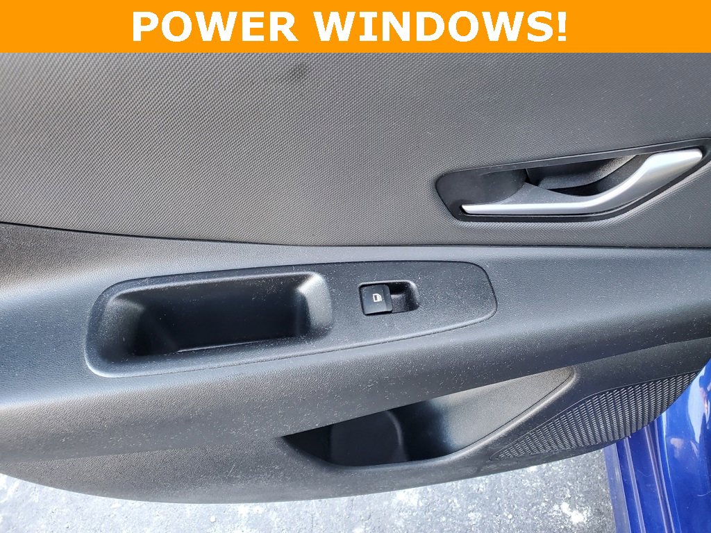 Used 2022 Hyundai Elantra SEL w/ Convenience + Premium Package image 12